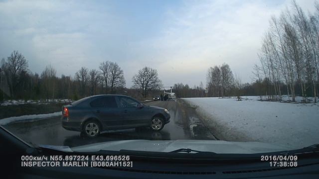 Частный вертолет R44, небогоугодная посадка на автодорогу (Нижегородская обл., 09.04.16) смотреть онлайн
