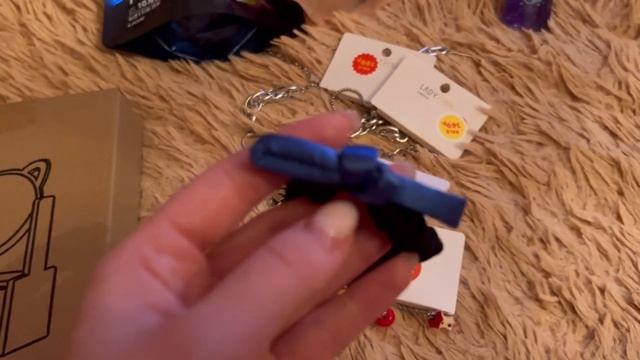 Покупки с подарками в магазине Подружка! смотреть онлайн