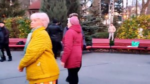 НАЛЕЙТЕ ШАМПАНСКОГО, Я ВЫПЬЮ ДО ДНА!???/ТАНЦЫ В ПАРКЕ ГОРЬКОГО ХАРЬКОВ НОЯБРЬ 2021