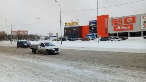 Улицы Челябинска Енисейская около ТРК Алмаз