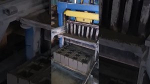 Прес для блоков