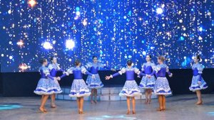 Кабы не было зимы. Народный ансамбль эстрадно бального танца "Фаворит"