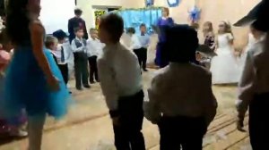 Игра "Мы сейчас пойдем налево"