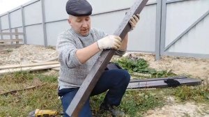 Секрет установки столбов для забора.