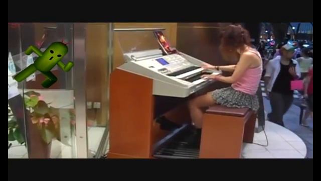 FFVII BOSS BATTLE THEME by an amazing unknow street piano artist смотреть онлайн