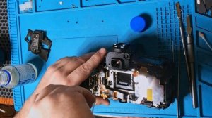 Замена шлейфа дисплея с дисплеем Canon 60D