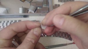 КАК УВЕЛИЧИТЬ БРАСЛЕТ ДЛЯ ЧАСОВ. СКОБЫ  /  HOW TO ENLARGE A WATCHBAND