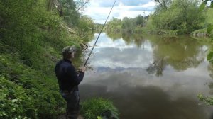 Поплавок на малой реке  Река Нара