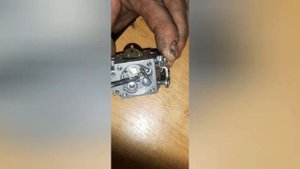 китайская бензопила глохнет,не развивает обороты