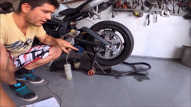 Как ПРАВИЛЬНО обслужить ЦЕПЬ на МОТОЦИКЛЕ смотреть онлайн