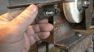 Заточить сверло - это просто! (Простое приспособление для заточки свёрл).