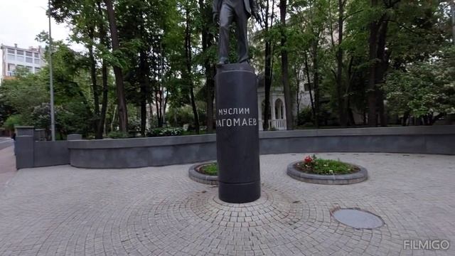 Памятник Муслиму Магомаеву в Москве и сквер Муслима Магомаева. Май 2023 год. смотреть онлайн