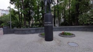 Памятник Муслиму Магомаеву в Москве и сквер Муслима Магомаева. Май 2023 год.