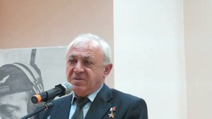 Рубен Есаян - полеты в Антарктиду.