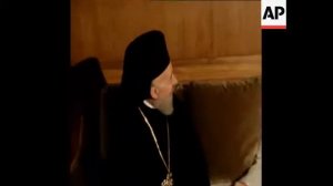 SYND 18 6 77 PRESIDENT OF CYPRUS ARCHBISHOP MAKARIOS MEETS KARAMANLIS IN ATHENS