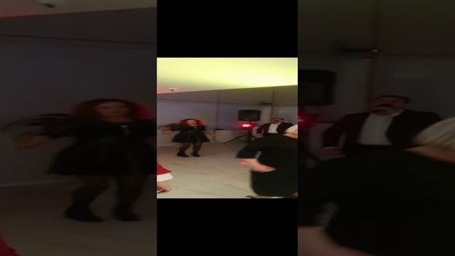 Танцы на юбилее у сестры.