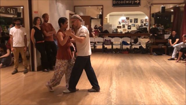Tango Lesson: Rhythmic Milonga Traspie смотреть онлайн