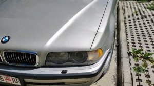 Брошенная BMW740il на границе с Грузией. Возможно, чья-то. Документы в машине грузинские. Печально(