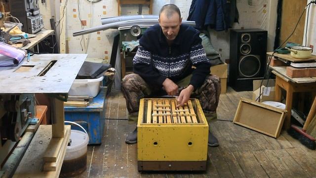 Гибель маток в изоляторах во время зимовки. смотреть онлайн