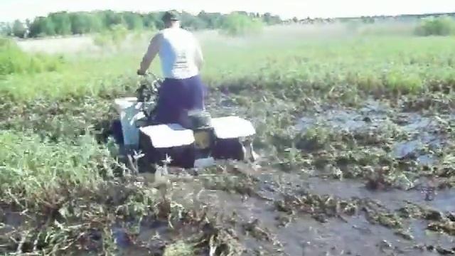 Квадроцикл 4Х4 с двигателем иж испытание водой смотреть онлайн