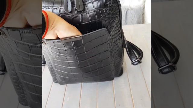 Женский рюкзак планшет Dakkotta из натуральной кожи с фактурой рептилии смотреть онлайн