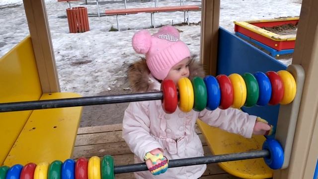 VLOG ? Реальная Жизнь Детская Игровая Площадка Тестируем Резиновые Сапоги в Луже смотреть онлайн