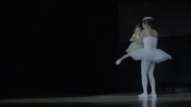 Дильраба Дильмурат танцует🥰😍🥰