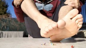 Giant Feet vs Tinies Male Man