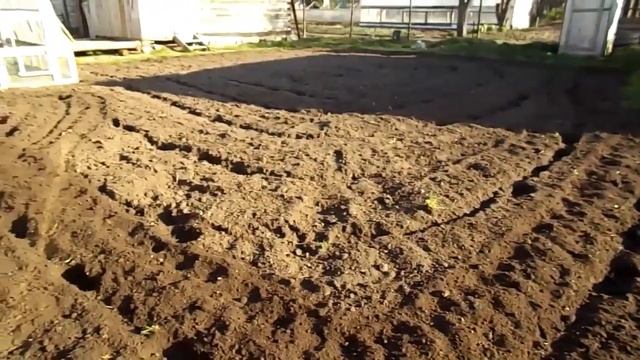 Вспашка земли мотоблоком Луч, нева, МБ1 смотреть онлайн