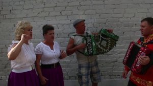 Песни за сценой на 35 фестивале "Играй, гармонь елецкая!"