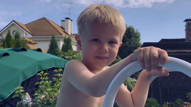 Андрюша гуляет с Ричи 2020)) Летающая кепка и недетский шаффл )) смотреть онлайн