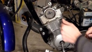 Как снять голову цилиндра и цилиндр на мотоцикле YAMAHA YBR 125