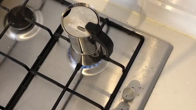 DIY.
ספסל זולה מגניב למרפסת ממשטח משומש.
Классный шезлонг из поддона.Русские субтитры смотреть онлайн