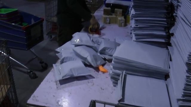 Как работает склад в китайском магазине. #Live N5 смотреть онлайн