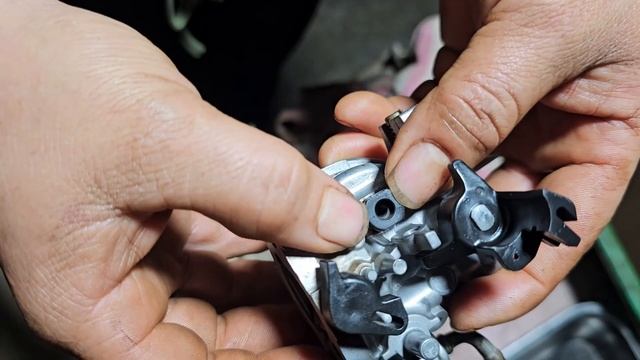 ? Genius Girl Repairs, Restores and Maintains Machines HONDA GX200 | Repair Girl смотреть онлайн