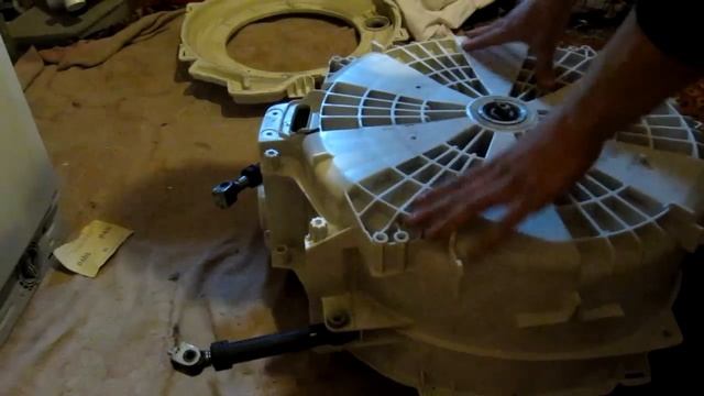 Что делать если шумит стиральная машина или замена подшипников на стиральной машинке смотреть онлайн