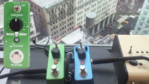 Donner Noise Killer Reduction ★ FIRST LOOK ★ Mini Guitar Effect Pedal Review