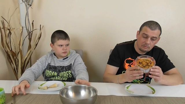 ЧЕЛЛЕНДЖ сладкая еда против обычной еды смотреть онлайн