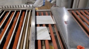 Производство столов: очистка керамогранита после гидроабразивной резки