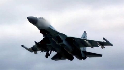 Российские военные с воздуха уничтожают позиции националистов в зоне спецоперации