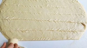 Слоёное лепёшки с начинкой очень  вкусный и хрустящей.