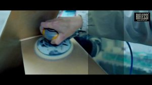 Процесс обработки изделий из латуни на фабрике Riflessi