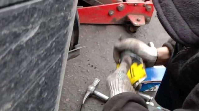 Замена передних колодок Шевроле Круз 1.8 смотреть онлайн