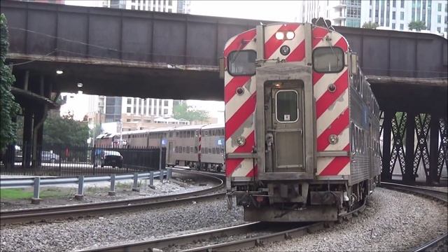 Lining up the trains for Chicago Union Station at Canal St. on 7/14/14 смотреть онлайн