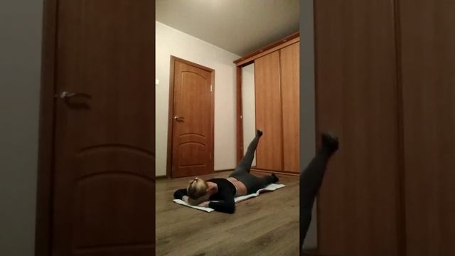 "Танцуем классику"-взрослые, "партерная гимнастика и класс у станка" смотреть онлайн