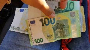 Обзор старая купюра 100 евро и новая. Бонус 200 евро.