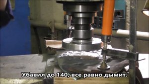 Сверлим оконное стекло диаметром 90 мм  Почти получилось.