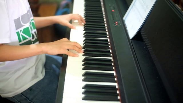 HAPPY NEW YEAR - Tuấn Vũ Piano смотреть онлайн