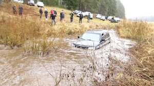 Хонда амфибия. Гидроудар?! Большая вода! Бездорожье, оффроад грязь, утопили паркетник кроссовер