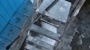 ремонт петель  двери водителя ауди 100с4